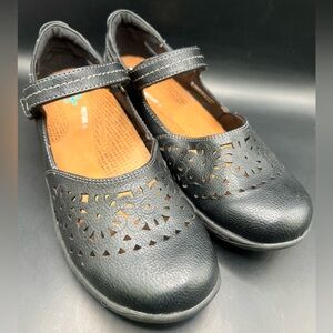 BareTraps- Black Shoes with Posture Sole, Size:10, Mary Jane